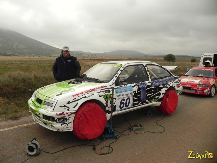 Ο Νίκος Πλέσσας με το μωρό του...