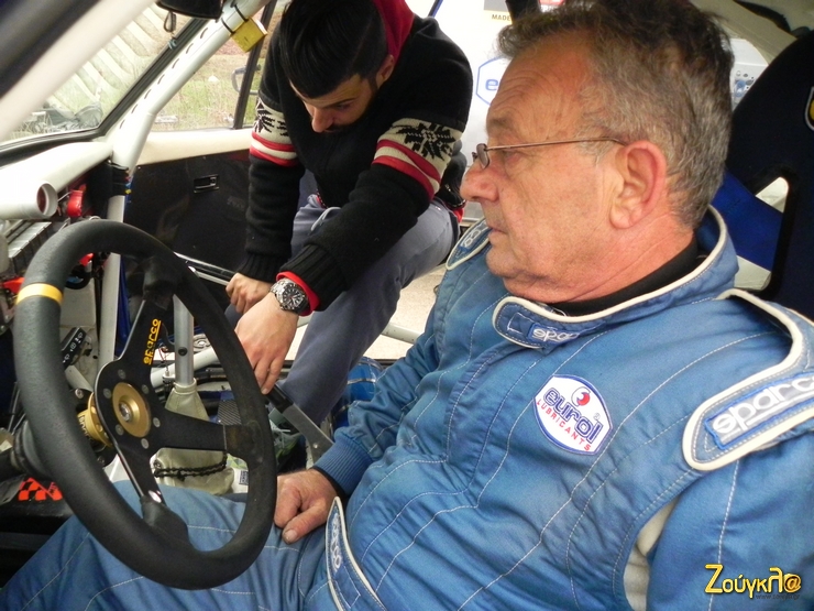 Ο Θανάσης Κουρνιάτης κάνει τον τελευταίο έλεγχο