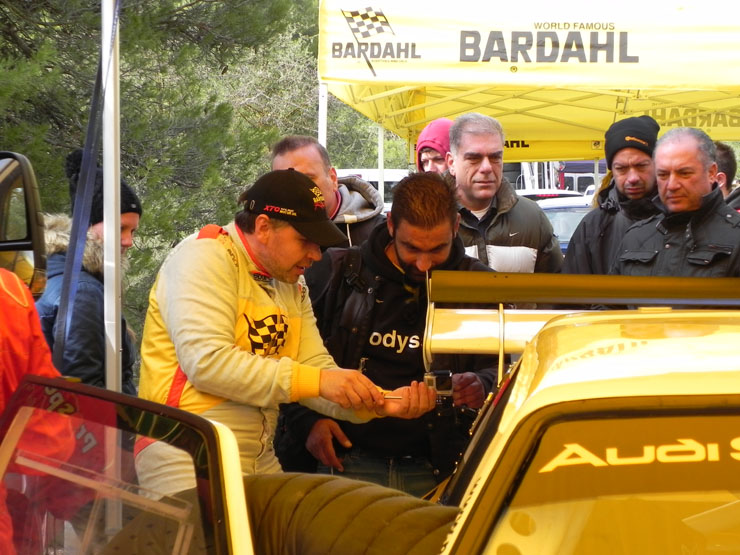 Ο Zlatkov Nikolay ήταν πρόθυμος να βοηθήσει για τα πάντα