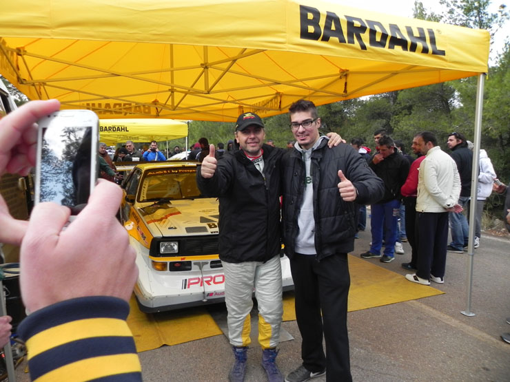 Ατελείωτες οι αναμνηστικές φωτογραφίες