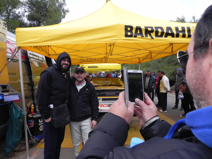 Ο Βούλγαρος εποδείχτηκε πολύ καλός οδηγός, Αν όμως τον έβαζες να παίξει μπάσκετ με αυτόν τον θεατή μάλον θα έχανε!!!