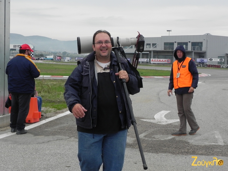 Φωτογράφος - τζιχαντιστής με δυνατό 'όπλο'...