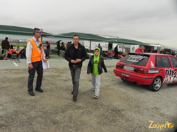 O δημοσιογράφος Γιάννης Κωνσταντόπουλος από το 4drivers.gr γνωστός για τον ιδιαίτερο τρόπο γραφής του...