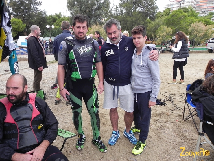 Ζωγράφος (πατέρας και γιος) μαζί με τον Πολίτη