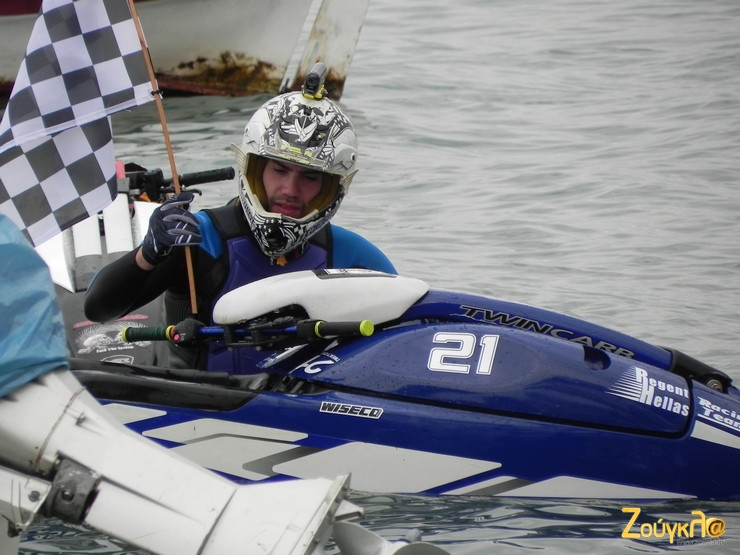 Μεγάλη υπόθεση να παίρνεις αυτή τη σημαία!!!