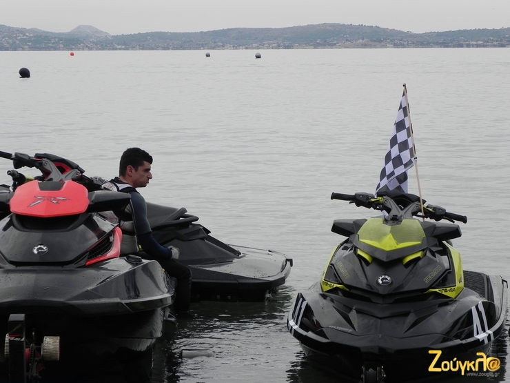 Αχ... ρε άτιμη, θα σ' αρπάξω!!!