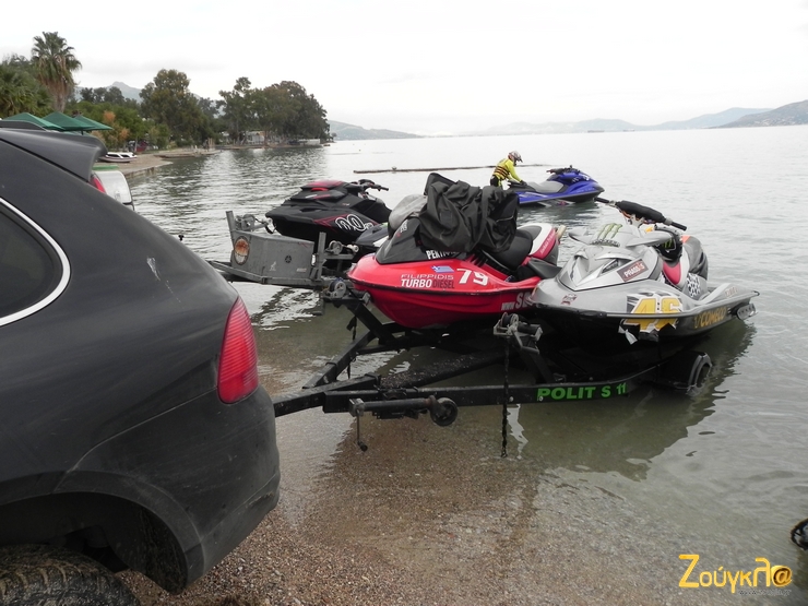 Με δύο σκάφη εμφανίστηκαν οι αναβάτες από την Θεσσαλονίκη