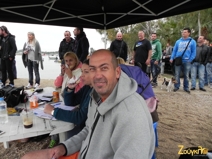 Ο Βαγγέλης Ζούμπερης  γελάει και η οργανωτική επιτροπή το έχει ρίξει στη... μάσα!!