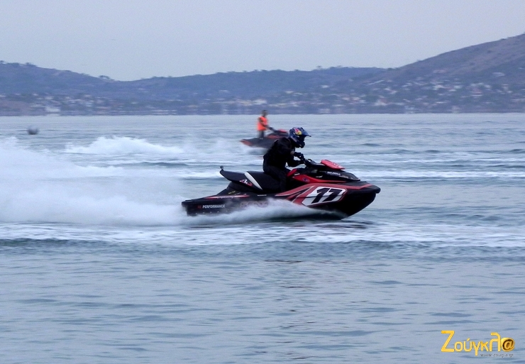 Τα συγκεκριμένα Jet Ski αγγίζουν σχεδόν τα 70 μίλια!!!
