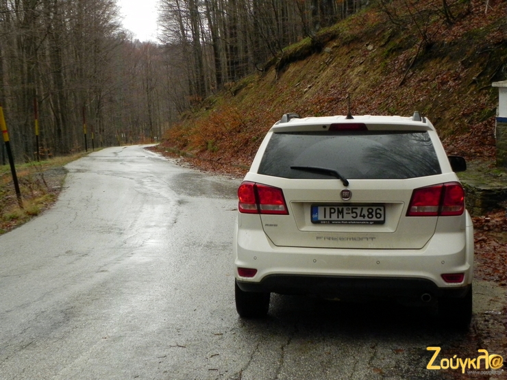 Ταξιδεύοντας στο Βίτσι (σύνορα νομών Φλώρινας και Καστοριάς με υψόμετρο άνω των 2.000 μέτρων) με το Fiat Freemont. Σπάνια το χειμώνα το πετυχαίνεις χωρίς να έχει 2 μέτρα χιόνι!!!!