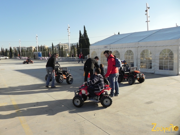 Εκτός από τους μεγάλους το ευχαριστήθηκαν και τα πιτσιρίκια...