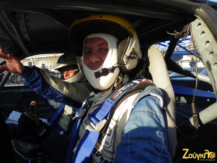 Ο Θωμάς Παπαπάσχος έτοιμος να.. πυροβολήσει!