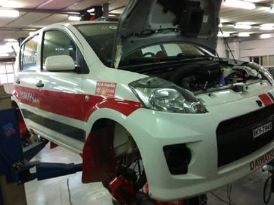 «Ετοιμοπόλεμο» το αγωνιστικό Daihatsu Sirion «Ετοιμοπόλεμο» το αγωνιστικό Daihatsu Sirion