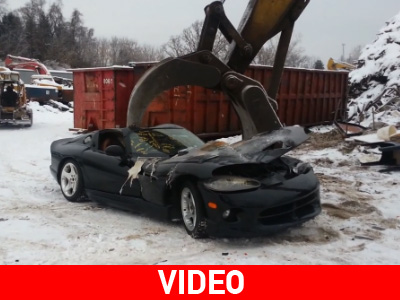 Δείτε πως καταστρέφεται ένα Dodge Viper… Δείτε πως καταστρέφεται ένα Dodge Viper…