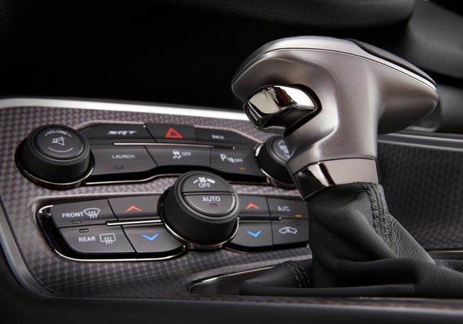 Ο μοχλός ταχυτήτων...