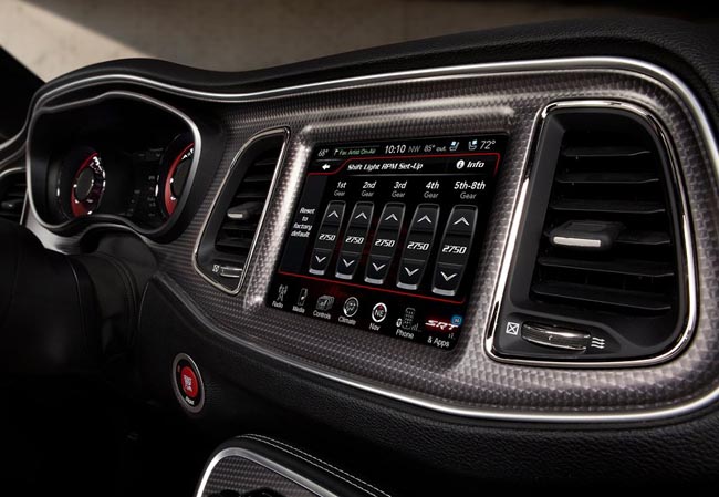 Ο οδηγός μπορεί να δημιουργήσει δική του χαρτογράφηση του κινητήρα ανάλογα με τις οδηγικές του ορέξεις... 