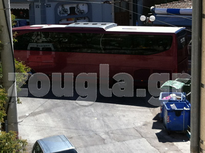 Παράτησε το λεωφορείο εκεί που τον βόλευε….