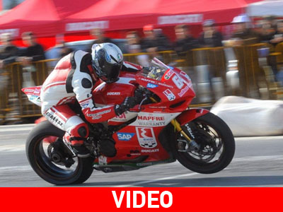 Θέαμα από την Ducati εντός πίστας…