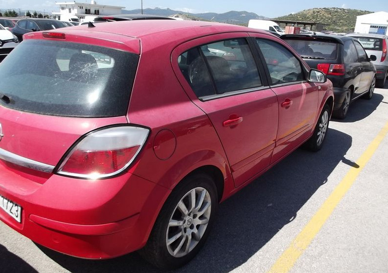 Πεντάθυρο Opel Astra του 2005 πωλείται για 2.000 ευρώ...