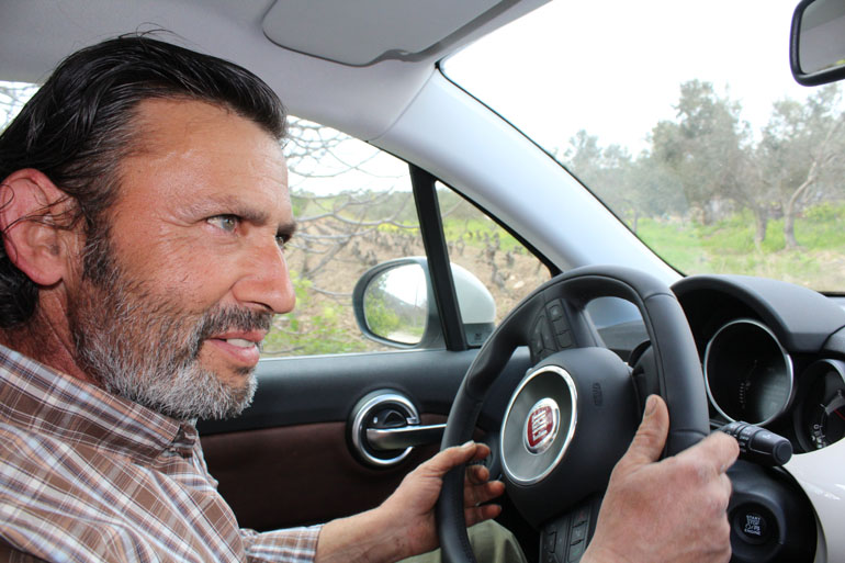 Το χαμόγελο του γκουρού των τετρακίνητων οχημάτων Στέφανου Αττάρτ μαρτυρά πολλά για τις δυνατότητες του μοντέλου...