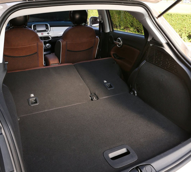 Τα πίσω καθίσμτα πέφτουν και τα 300 λίτρα γίνονται... 1.000!