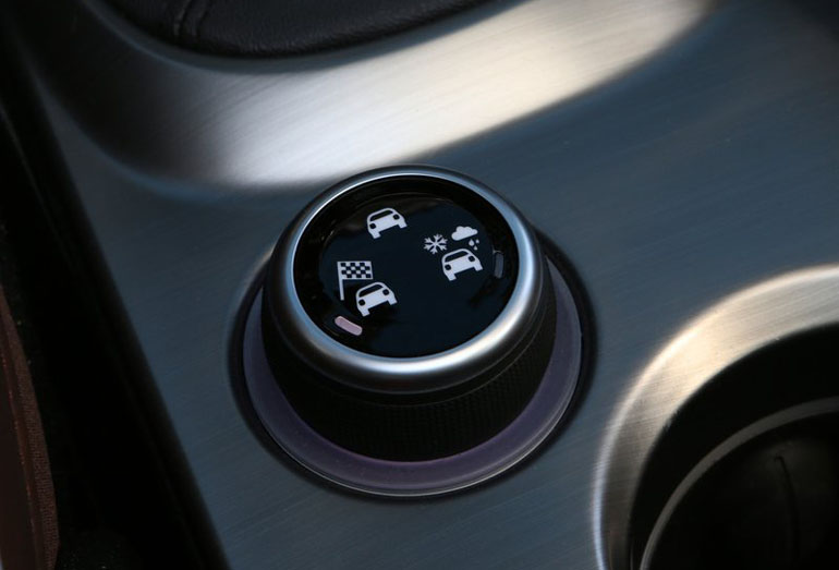 Ο οδηγός μπορεί να αλλάξει τον χαρακτήρα του αυτοκινήτου ανάλογα με τις ορέξεις ή τις συνθήκες...