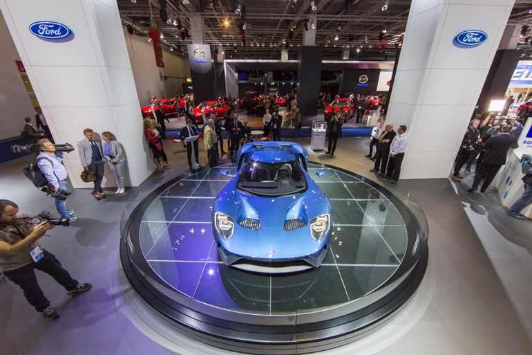 Το... κολάσιμο Ford GT. Το βλέπεις και σου φεύγουν τα σάλια! 