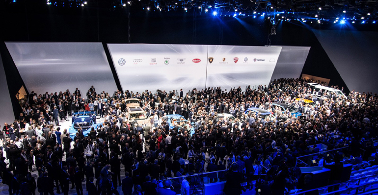 Εικόνα από media day... Στην κυριολεξία χαμός στο περίπτερο του VW Group