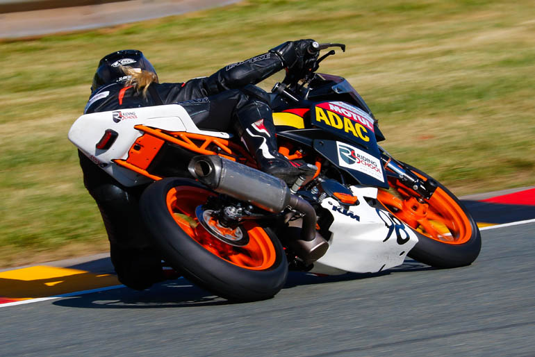 Ανερχόμενο αστέρι στους αγώνες μοτοσικλέτας;