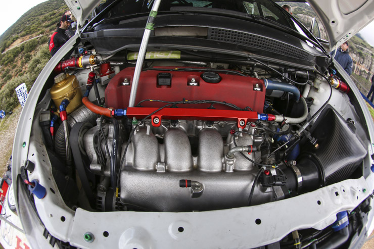 Ο κινητήρας αποδίδει 280 ίππους...