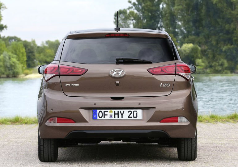 Μεγάλα τα πίσω φωτιστικά σώματα...