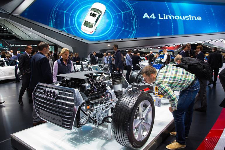 Εκτός από τα αυτοκίνητα τα οποία τα βλέπουμε όπως πωλούνται στις αντιπροσωπείες υπάρχουν και οι 'ακτινογραφίες' αυτών  για να βλέπουμε τι υπάρχει από κάτω...