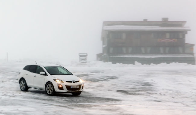 Αυτοκίνητα όπως το CX-7 έγραψαν άφησαν το στίγμα τους στην Ελλάδα. Τελικά όπως αποδείχτηκε η επιτυχία δεν συνεχίστηκε εξαιτίας της φορολογικής πολιτικής...