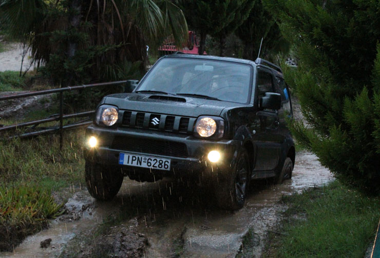 Βγαίνει από τα νερά σα να έχει κάνει το.. μπάνιο του!