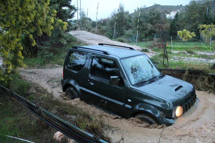 Αν του βάλεις και... γάστρα μπορεί να γίνει και ένα καλό σκάφος!!!