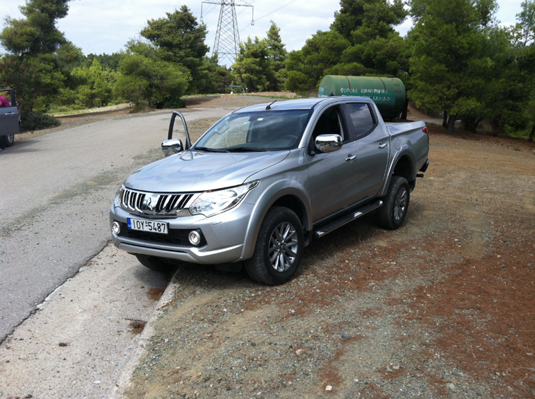Η νέα γενιά του Mitsubishi L200 σε κάποιο... δρόμο της Βοιωτίας