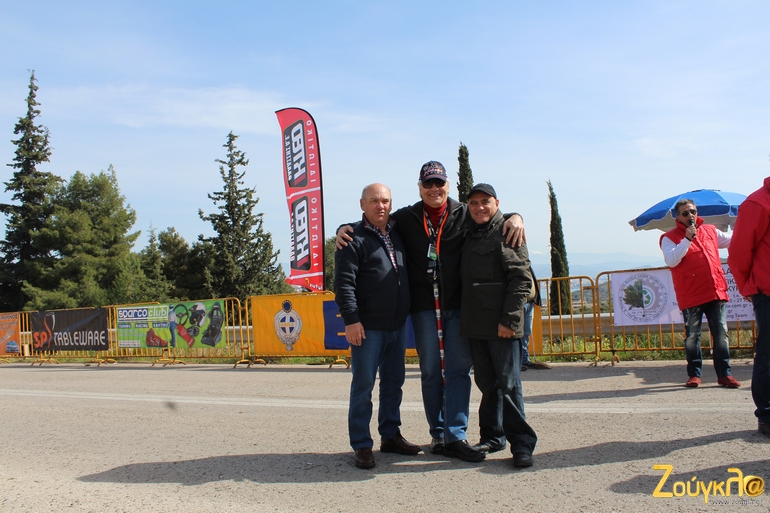 Μουστάκας, Μπουκαούρης και Καρούζος στο σημείο εκκίνησης...