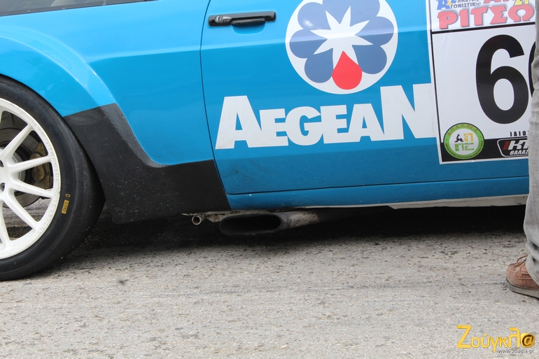 Εξατμίσεις στο πλάι για πολύ... φασαρία!!!