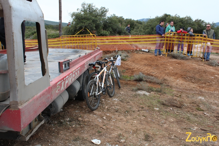 Ακόμα και με ποδήλατα ανέβηκαν κάποιοι στο βουνό!!!