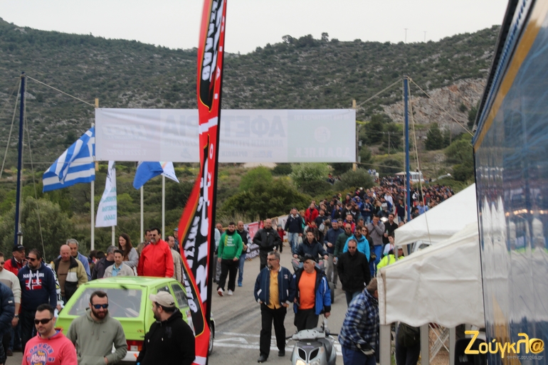 Πορεία προς το Σύνταγμα; Όχι... Προς Ριτσώνα!!!!