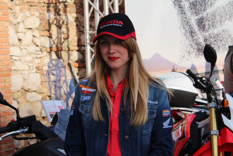 Στο περίπτερο της Honda...