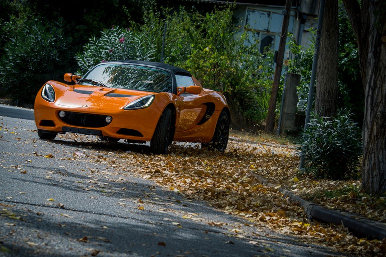 Σίγουρα μία Lotus Elise δεν τη λες και καθημερινό αυτοκίνητο... Κρίμα που απευθύνεται σε λίγους...