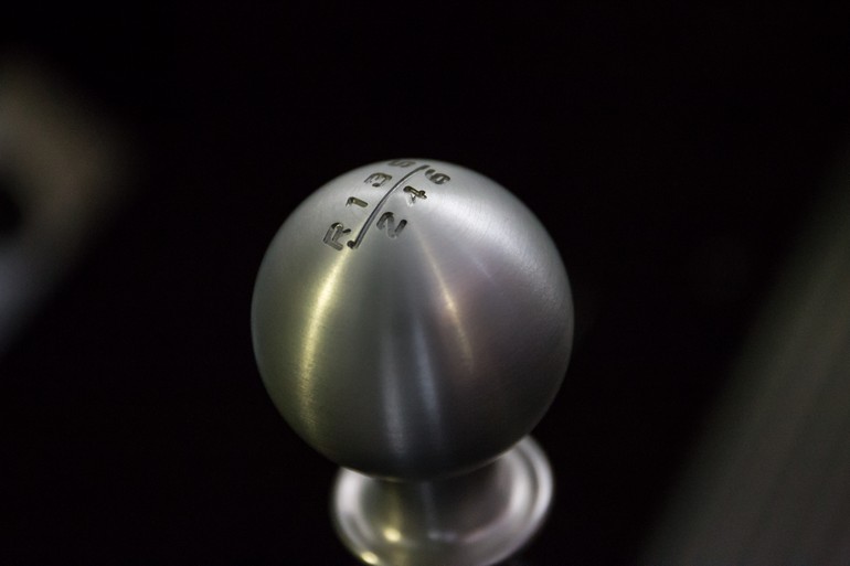 Μηχανικό κιβώτιο 6 σχέσεων...