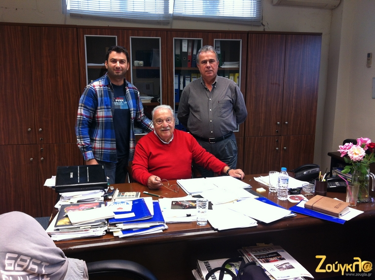 Για να μπορείς να γράψεις για το Pony πρέπει να δεις από κοντά τιε εγκαταστάσεις και να μιλήσεις με τους ανθρώπους της!!! στα γραφεία της Namco με τον πρόεδρο της εταιρείας Πέτρο Κοντογούρη και τον εκτελεστικό αντιπρόεδρο Νικόλαο Ρούσση