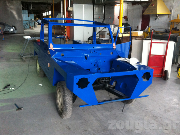 Στο εργοστάσιο γίνονται πολλές ανακατασκευές από παλαιά Pony και 2CV