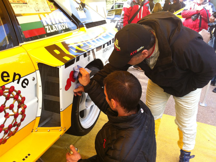 Αυτές οι καρδιές είναι οι αγαπημένες του. Μία της κόρης του και άλλη μία της γυναίκας του...