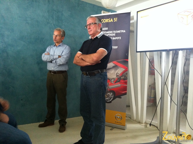 Από τις σπάνιες εμφανίσεις του προέδρου της Opel Γιάννη Πασάδη. Στην φωτό και ο Τάσος Αραμπατζής σε παρουσίαση του Opel Corsa...