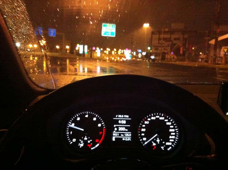 Ξημερώματα λίγο μετά τις 4... Κατεύθυνση για το αεροδρόμιο με τελικό προορισμό την Μαγιόρκα...