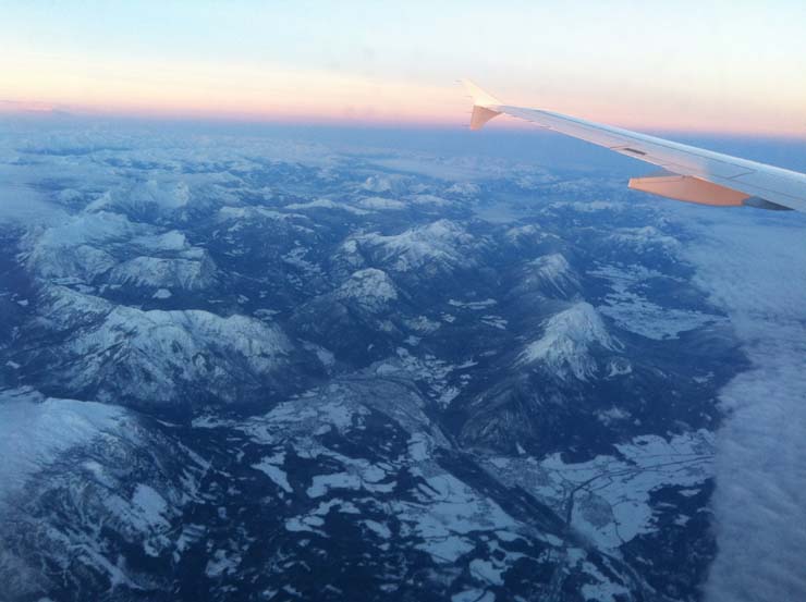 Πάνω απο την Γερμανία και όλες οι βουνοκορφές είναι ντυμένες με χιόνι...