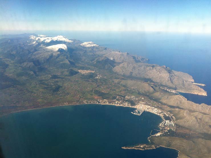 Μετά από 4.5-5 ώρες στο αέρα φτάνουμε Μαγιόρκα...